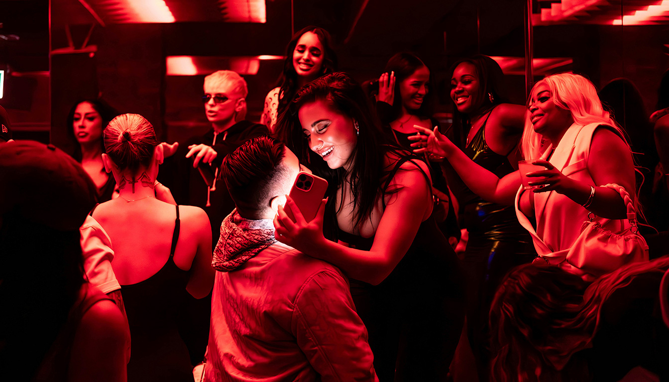 découvrez les meilleures boîtes de nuit à lyon pour danser toute la nuit et passer une soirée inoubliable. trouvez les adresses incontournables pour une ambiance festive garantie.