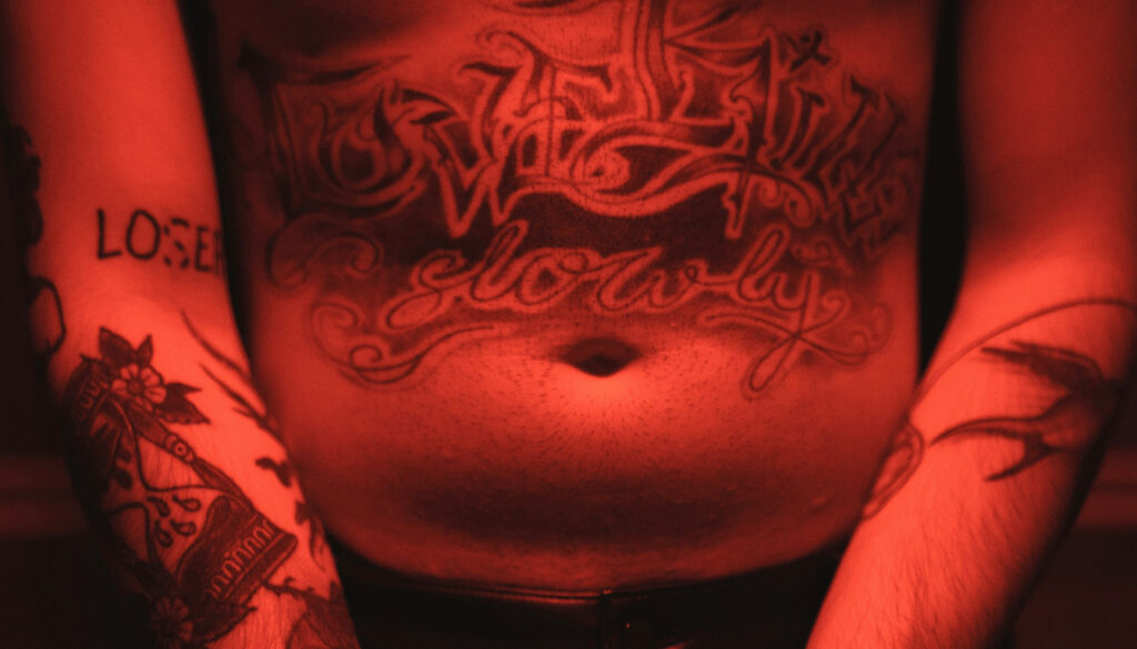 Phrase pour un tatouage : idées courtes et inspirantes