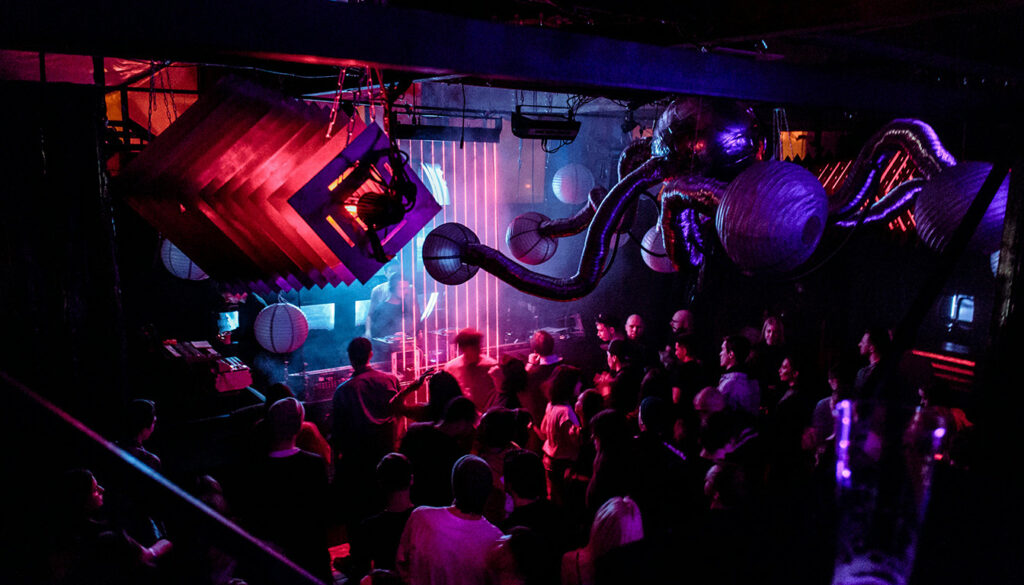 découvrez quelle est la plus grande boîte de nuit de france, son emplacement, sa capacité et ce qui la rend unique pour une expérience nocturne inoubliable.