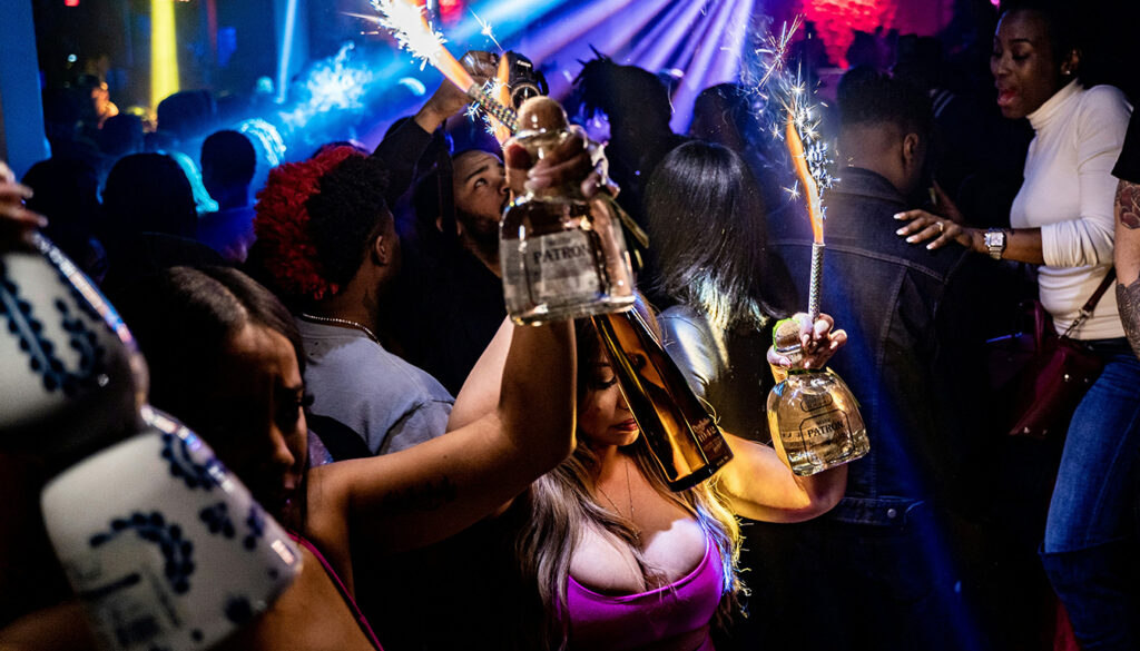 Combien coûte un carré VIP en boîte de nuit ? Tarifs et ce qui est inclus