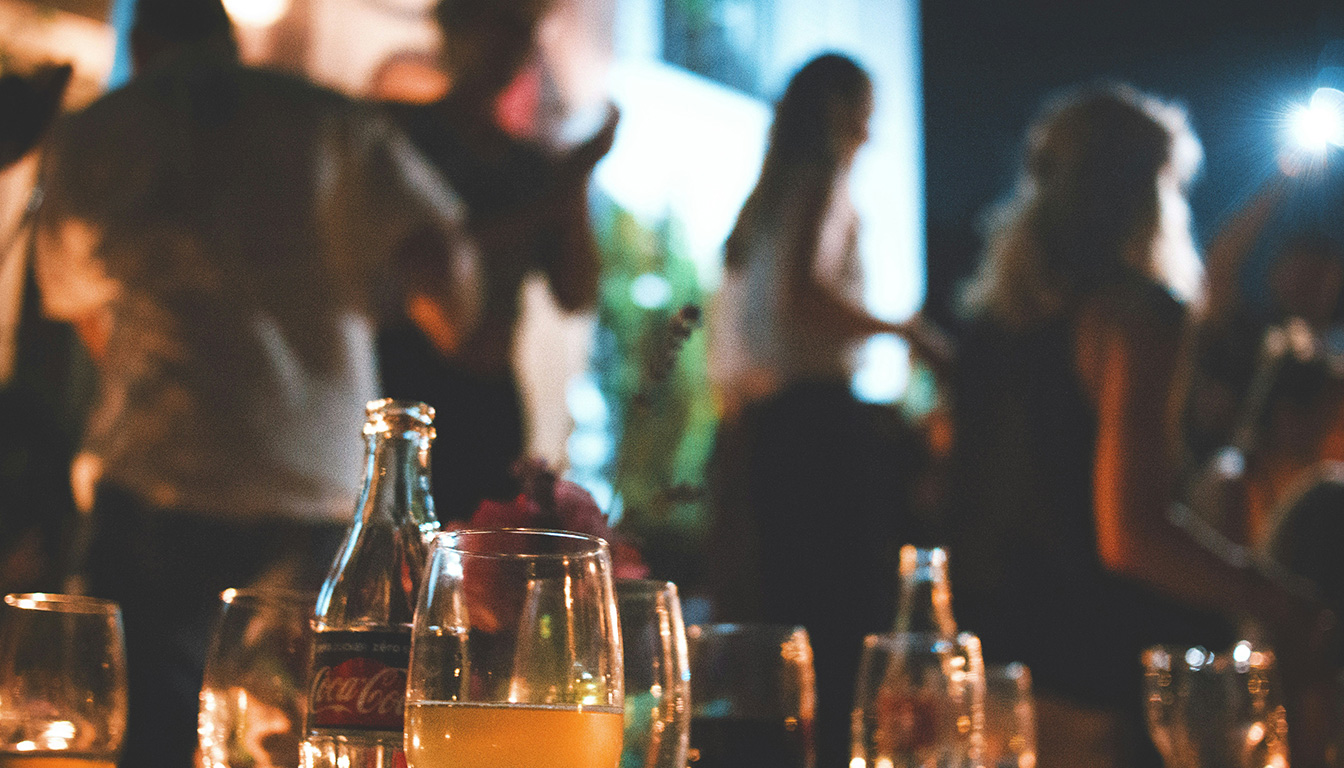 découvrez des idées simples et conviviales pour savoir quoi apporter à la fête des voisins et faire plaisir à coup sûr lors de ce moment de partage.