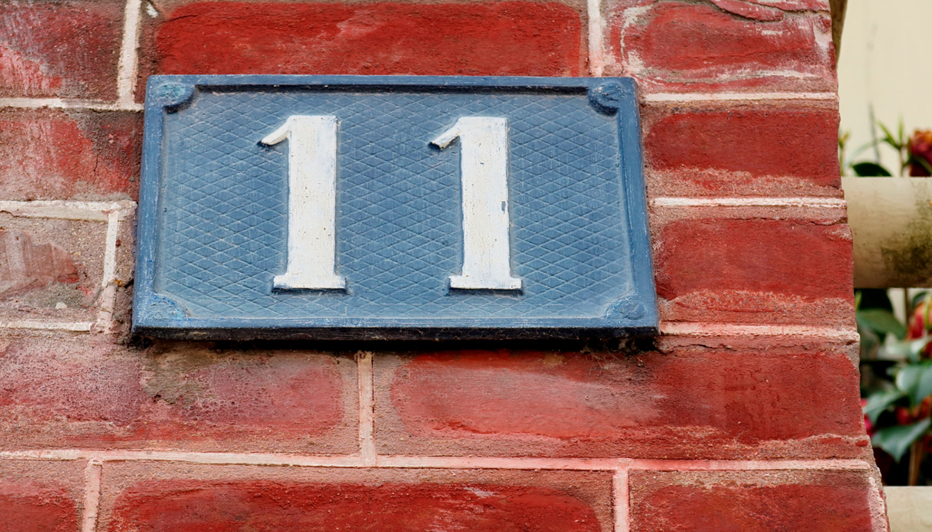 découvrez la signification du chiffre 11 en amour, son influence dans les relations de couple et son interprétation en numérologie pour mieux comprendre vos liens affectifs.