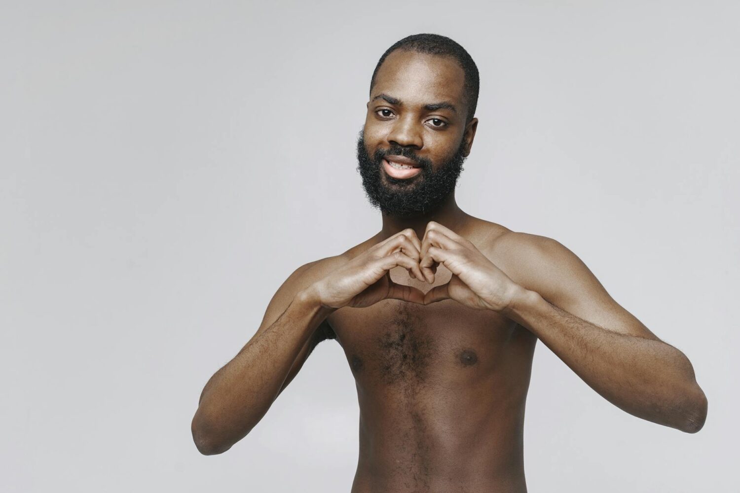 Homme Capricorne amoureux : comportement, signes et côté distant