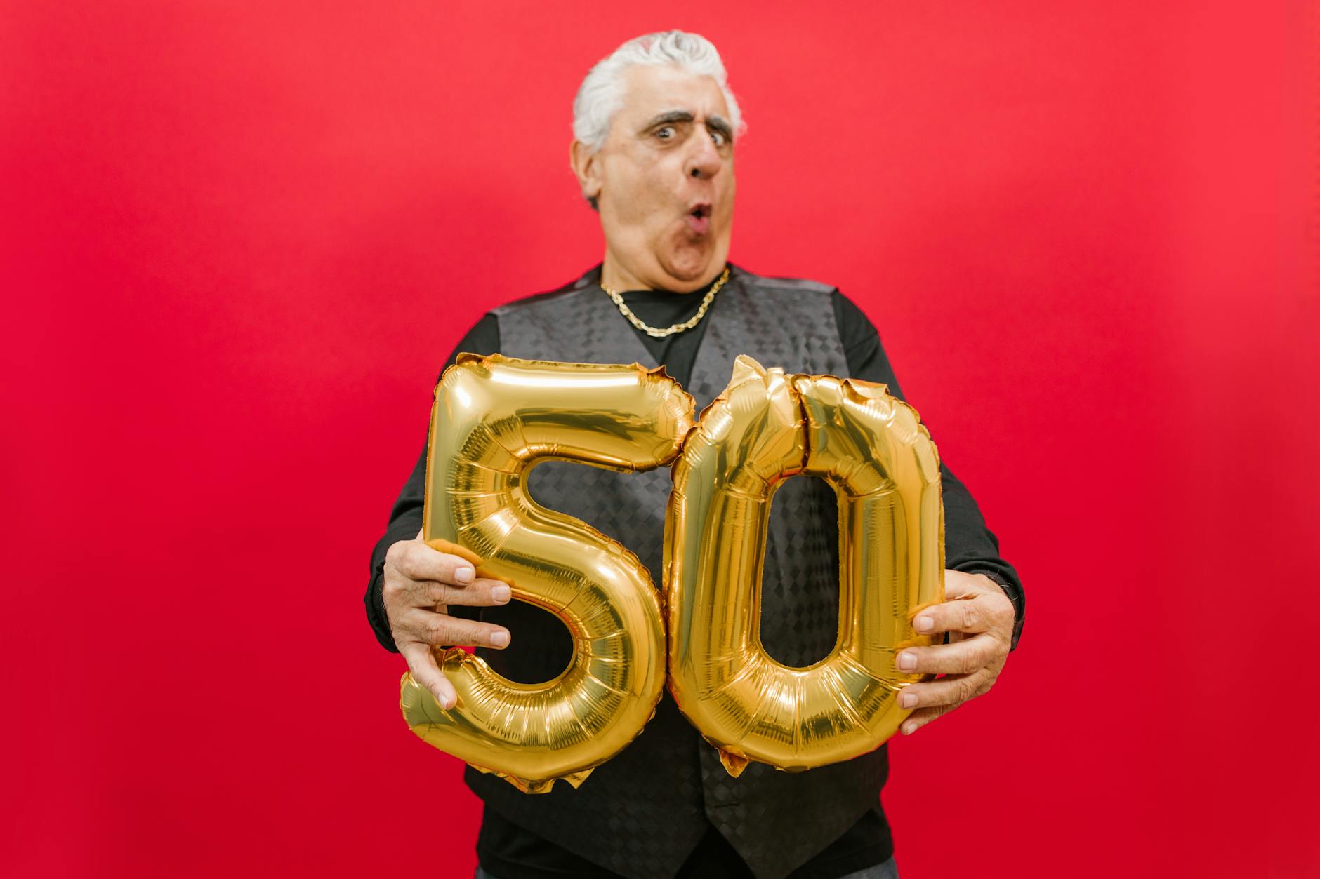 Messages d’anniversaire pour un homme de 40 ans : cap symbolique, vibes de nouveau départ — célébration d'anniversaire homme 40 50 60 ans