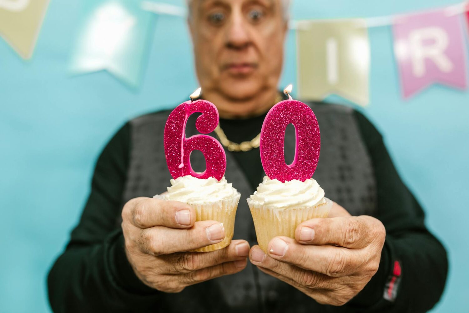 Joyeux anniversaire pour un homme : messages selon son âge (40, 50, 60 ans)