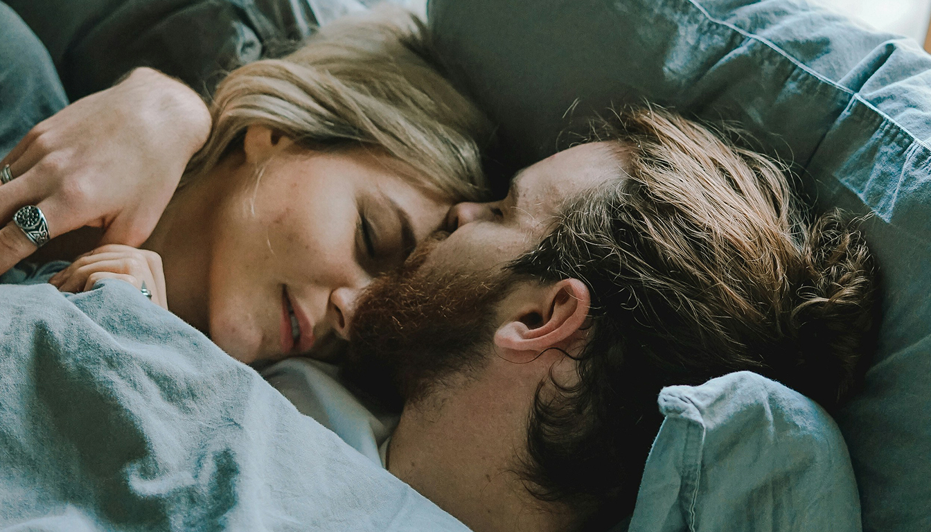découvrez des poèmes émouvants pour exprimer votre amour à votre femme, votre homme ou votre maman. des mots tendres et sincères pour toucher leur cœur.